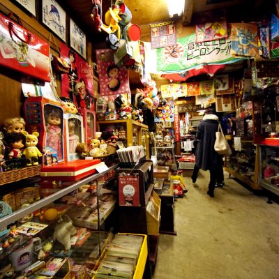 本館１階（なつかし駄菓子屋フロア）